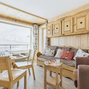 apartment-altitude-2100.hotels-rhonealpes.com/