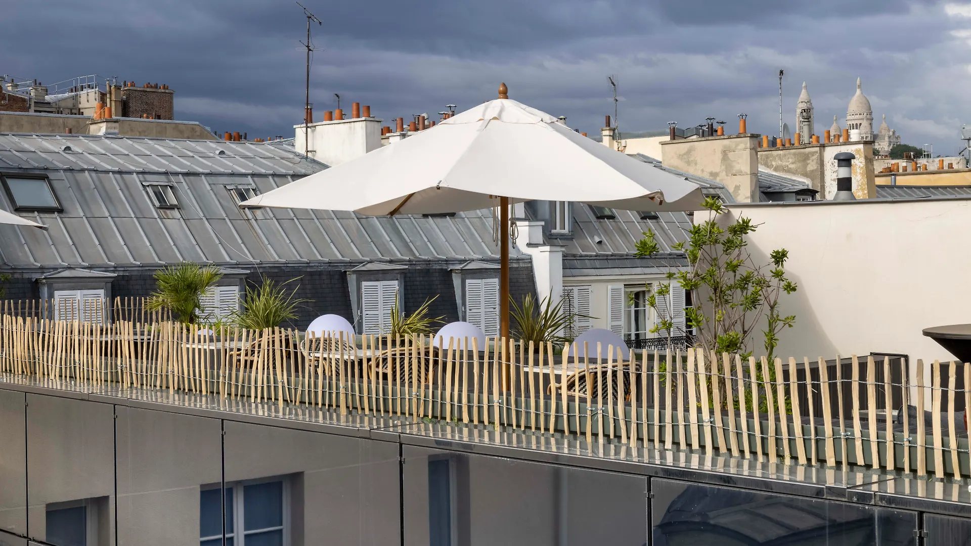 **** Hotel Hôtel Opéra Liège Paris France